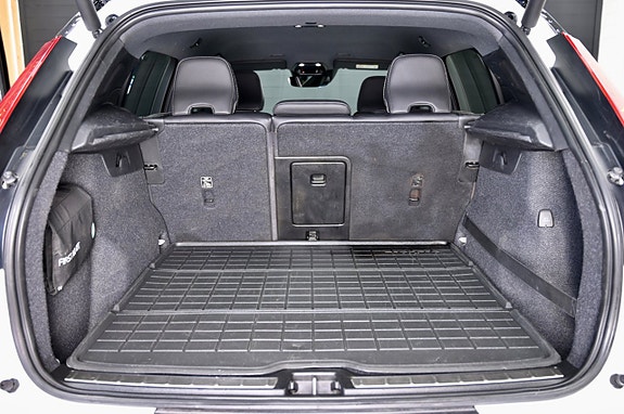 Volvo XC40 9 of 24
