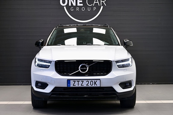 Volvo XC40 3 of 24