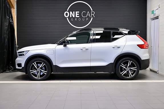 Volvo XC40 4 of 24