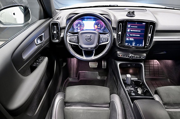 Volvo XC40 15 of 24