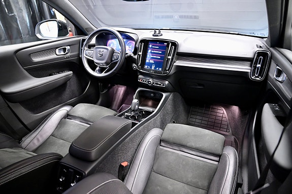 Volvo XC40 12 of 24