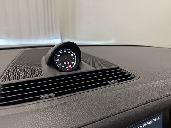 Porsche Panamera 4 11 of 27