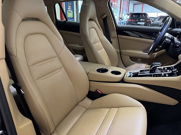 Porsche Panamera 4 20 of 27