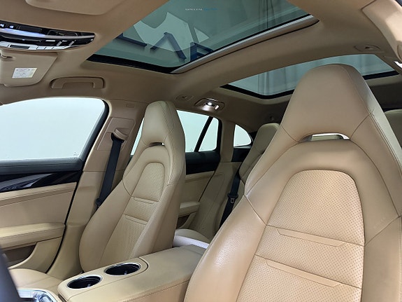 Porsche Panamera 4 7 of 27