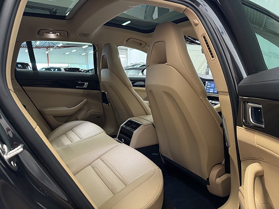 Porsche Panamera 4 17 of 27