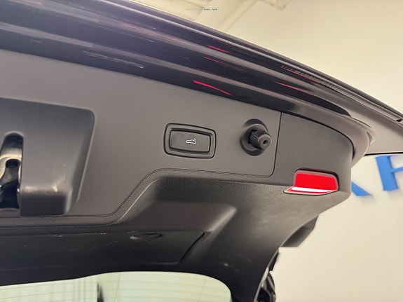 Porsche Panamera 4 16 of 27