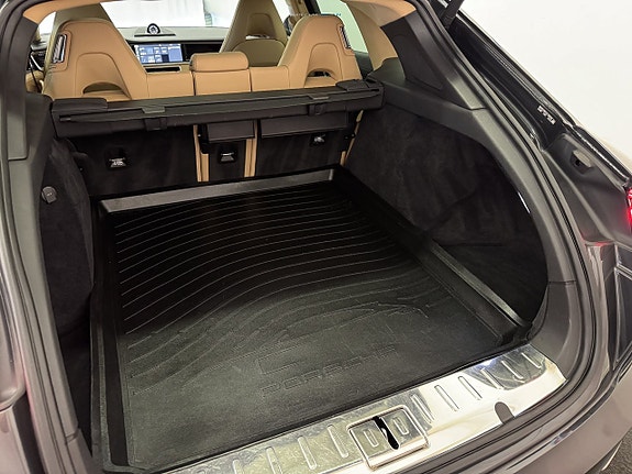Porsche Panamera 4 14 of 27
