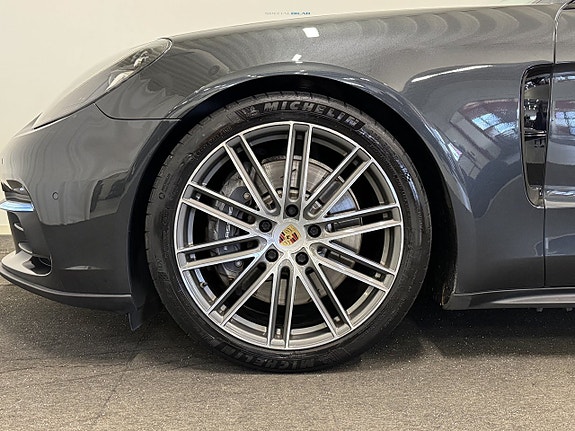 Porsche Panamera 4 24 of 27