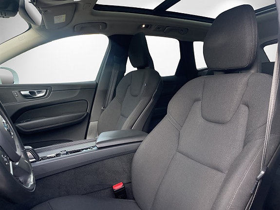 Volvo XC60 10 of 19