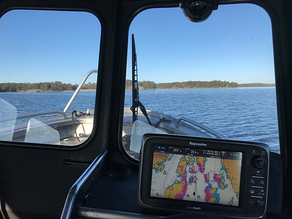 Arronet 23.5 C – Honda 225 endast ca 300 h – radar, värmare – mycket välskött 4 of 4