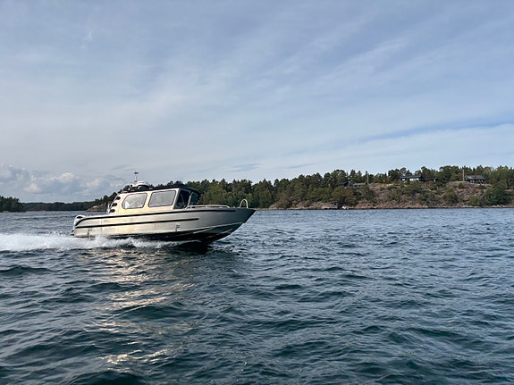 Arronet 23.5 C – Honda 225 endast ca 300 h – radar, värmare – mycket välskött 2 of 4