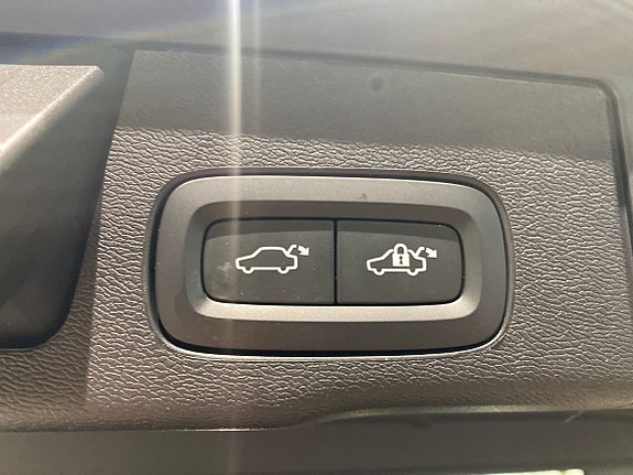 Volvo XC60 8 of 20