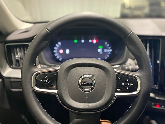 Volvo XC60 15 of 20