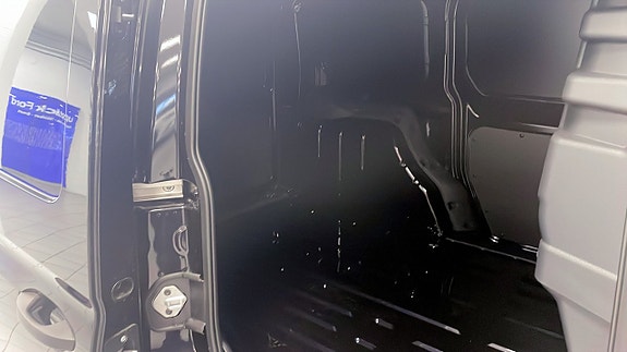 Ford Transit Connect 5 of 9