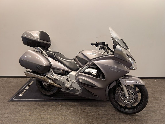 Honda ST1300 Pan-European 2 of 4