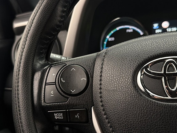 Toyota RAV4 14 of 30