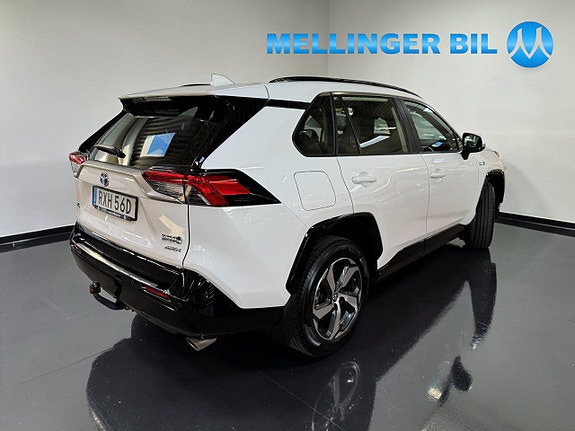 Toyota RAV4 3 of 18