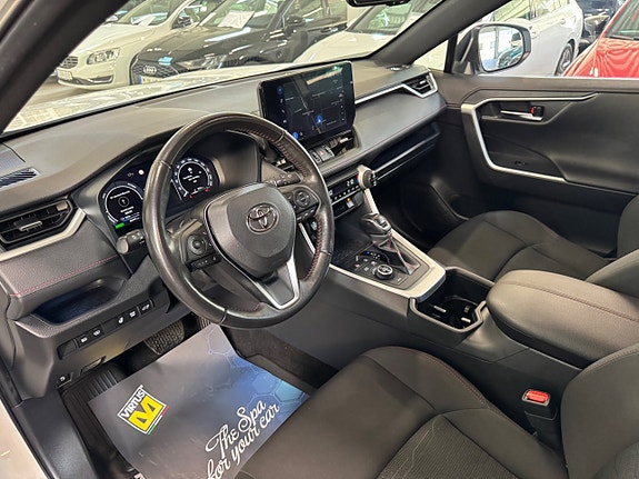 Toyota RAV4 11 of 18