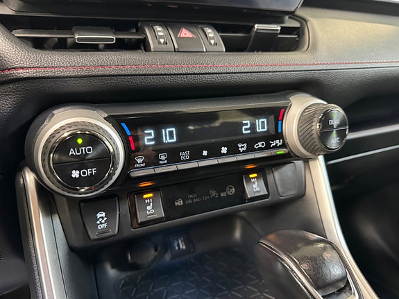 Toyota RAV4 17 of 18