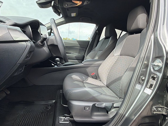 Toyota C-HR 19 of 27