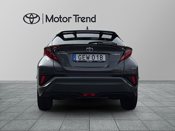 Toyota C-HR 5 of 27