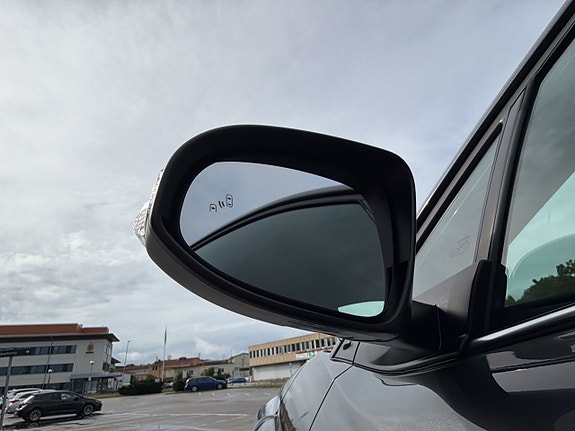 Toyota C-HR 17 of 27