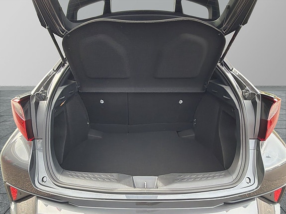 Toyota C-HR 12 of 27