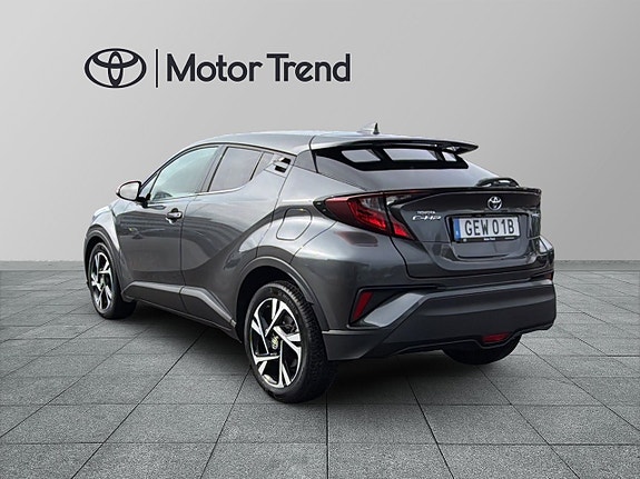 Toyota C-HR 3 of 27