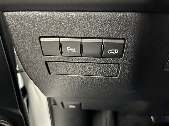 Lexus NX300h 20 of 21