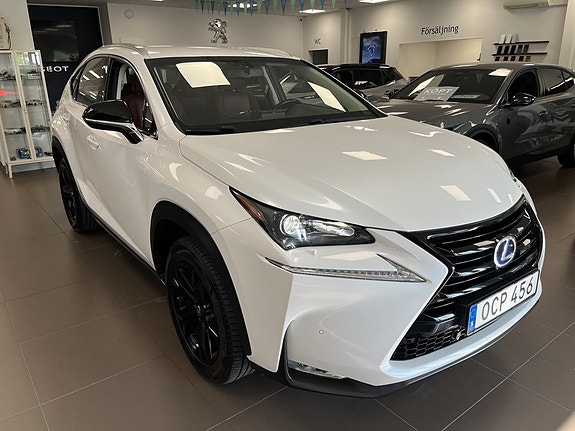 Lexus NX300h 5 of 21