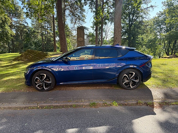 Kia EV6 4 of 9