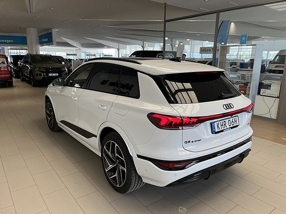 Audi Q6 e-tron 6 of 19