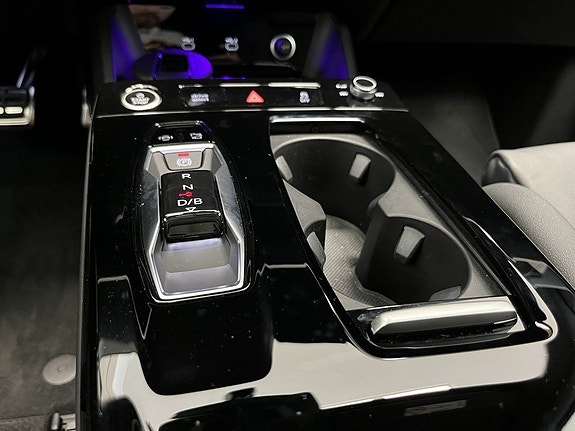 Audi Q6 e-tron 10 of 19