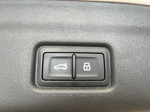 Audi Q6 e-tron 19 of 19