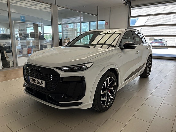 Audi Q6 e-tron 7 of 19