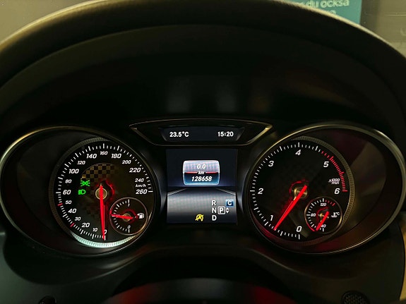 Mercedes-Benz A220 d 14 of 16