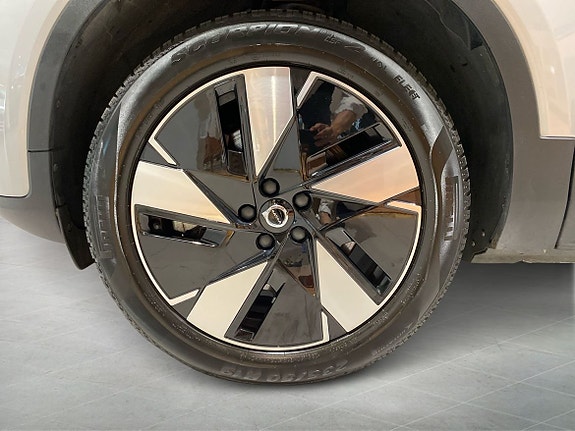 Volvo XC40 9 of 14