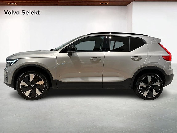 Volvo XC40 3 of 14