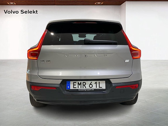 Volvo XC40 7 of 14