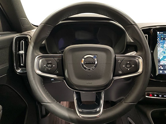 Volvo XC40 10 of 14