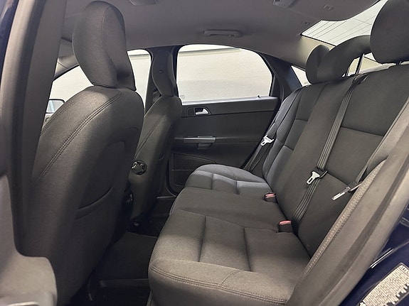 Volvo S40 11 of 16