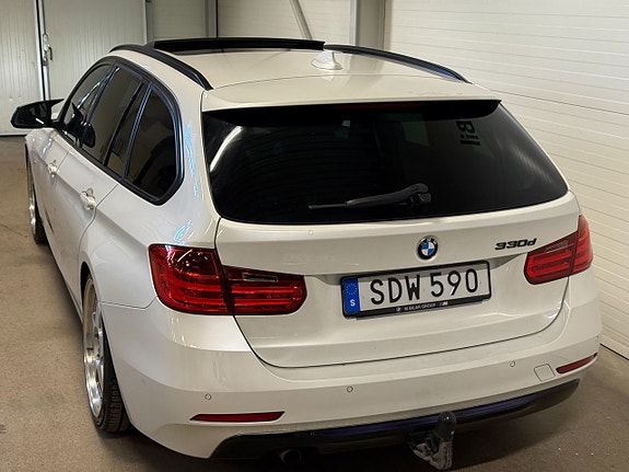 BMW 330d 6 of 16
