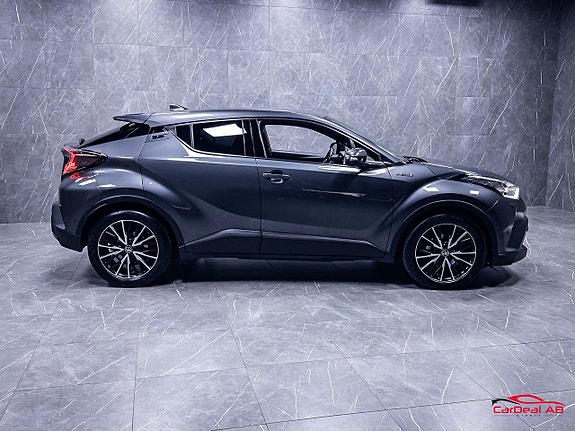 Toyota C-HR 8 of 30