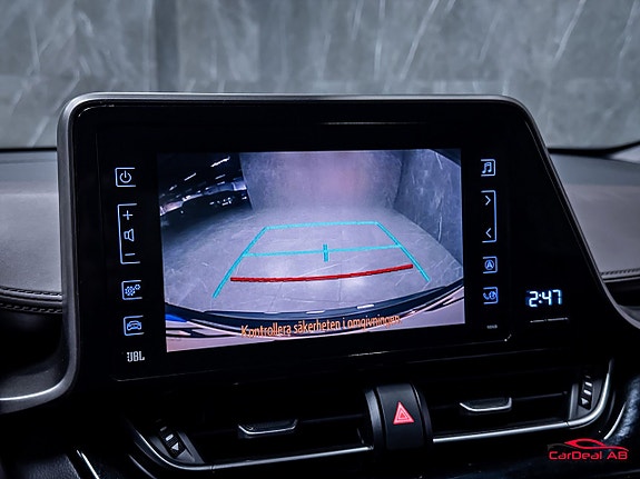 Toyota C-HR 26 of 30