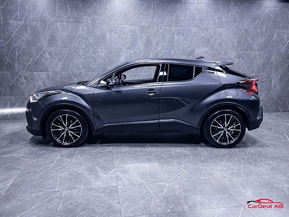 Toyota C-HR 4 of 30