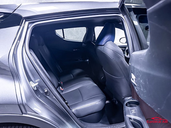 Toyota C-HR 16 of 30
