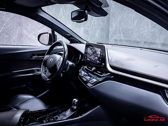 Toyota C-HR 13 of 30