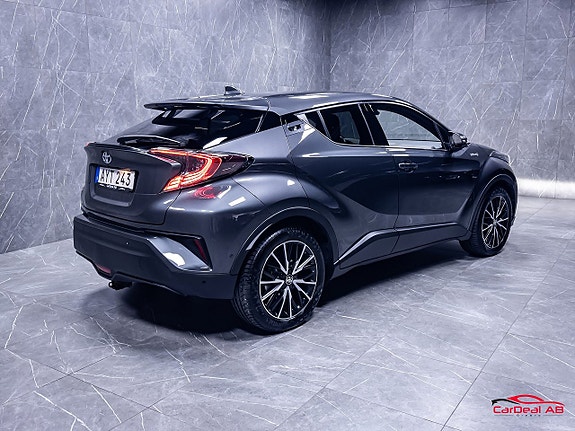 Toyota C-HR 7 of 30