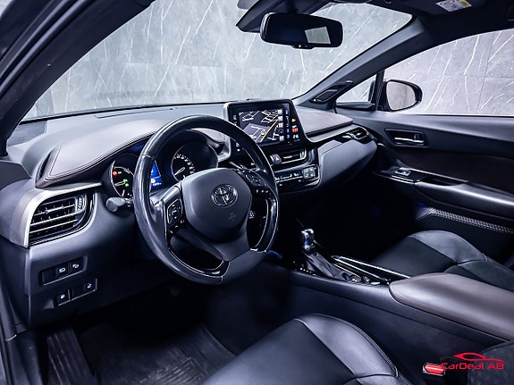 Toyota C-HR 11 of 30