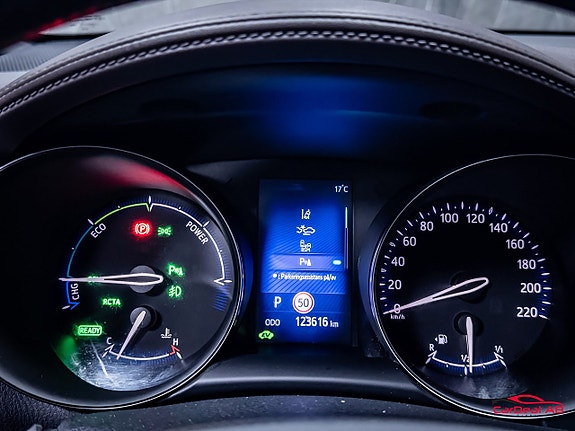 Toyota C-HR 21 of 30